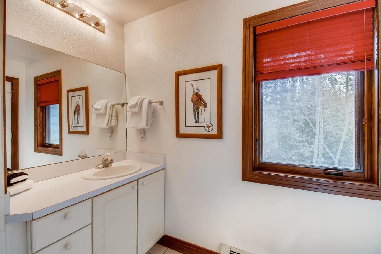 Pinecreek #F - 3 Bedroom - Close To Town - Shuttle To Slopes - Pool And Hot Tub Access Breckenridge Eksteriør bilde
