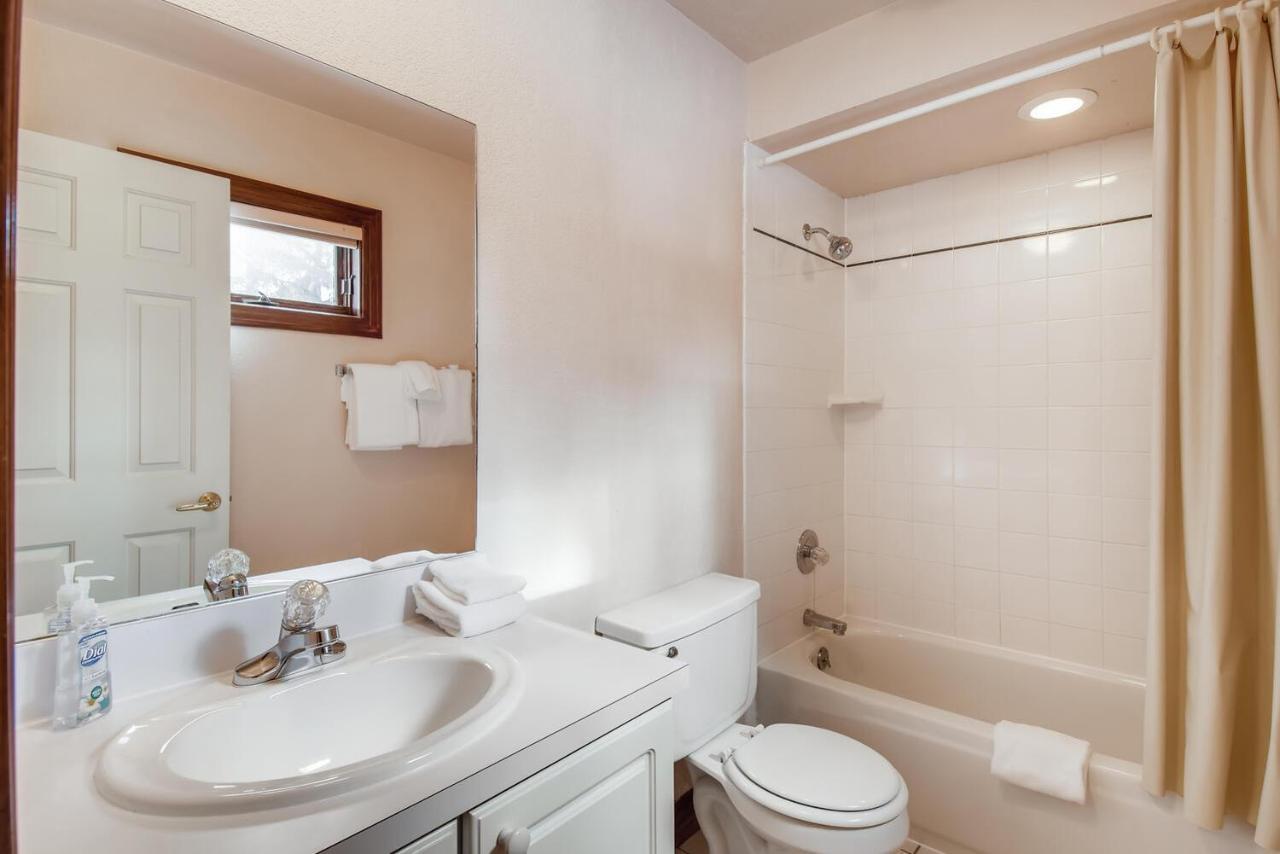 Pinecreek #F - 3 Bedroom - Close To Town - Shuttle To Slopes - Pool And Hot Tub Access Breckenridge Eksteriør bilde